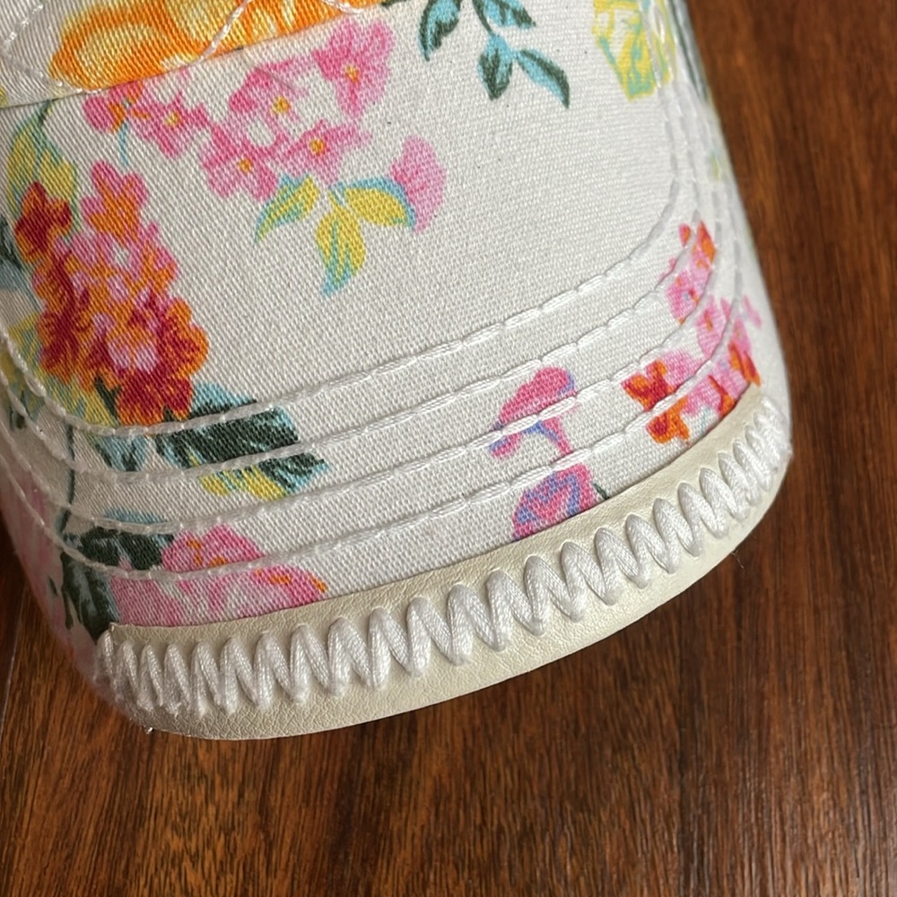 Hat Canada Club by Robin Ruth - Picture 4 of 6